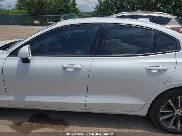 7JR102FK3MG102559 Volvo S60 T5 Momentum