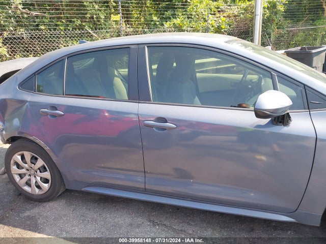 Toyota COROLLA LE 2022 JTDEPMAE9N3022149 Image 13