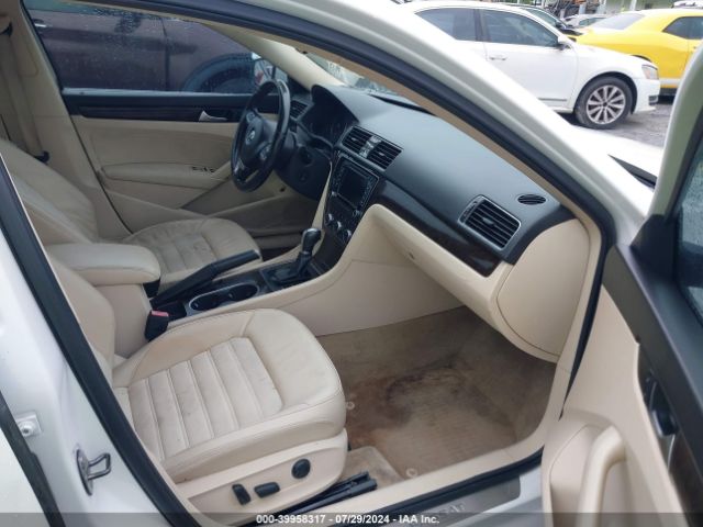 1VWCT7A39EC054437 Volkswagen Passat 1.8t Sel Premium