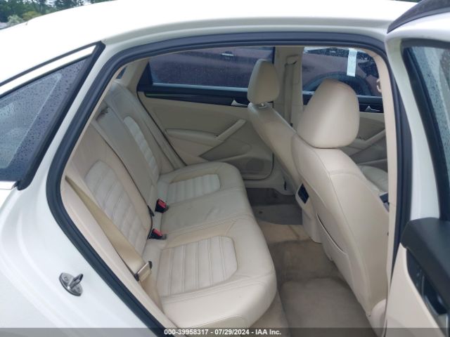 1VWCT7A39EC054437 Volkswagen Passat 1.8t Sel Premium