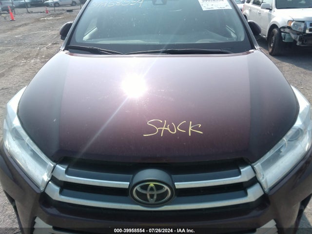 Toyota Highlander Le 2019 5TDBZRFH7KS995635 Image 10