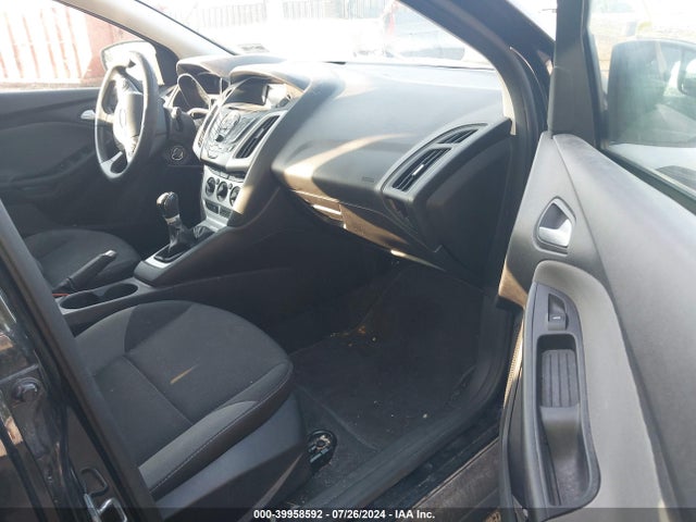 Ford FOCUS SE 2014 1FADP3F29EL388994 Image 5