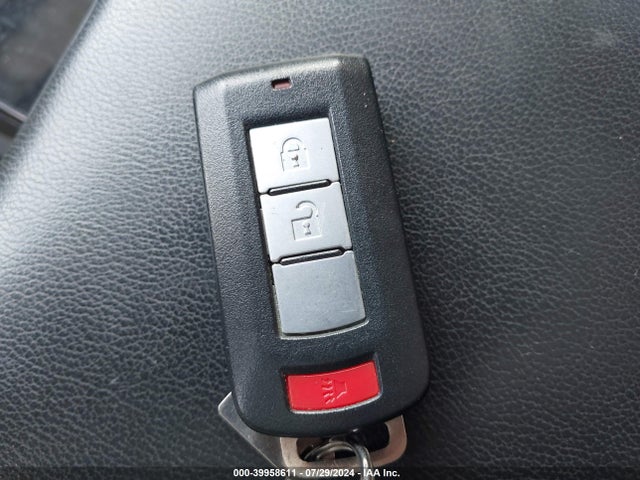JA4AT5AA8JZ039412 Mitsubishi Eclipse Cross Sel
