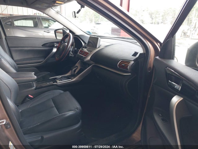 JA4AT5AA8JZ039412 Mitsubishi Eclipse Cross Sel