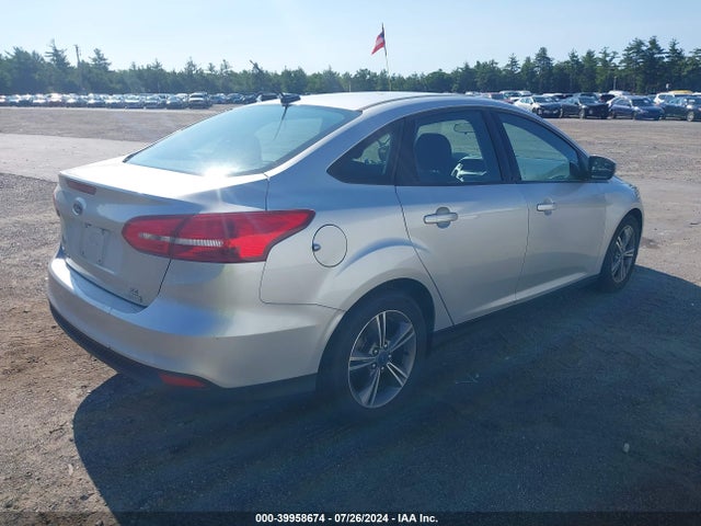 Ford FOCUS SE 2017 1FADP3FE5HL311232 Image 4