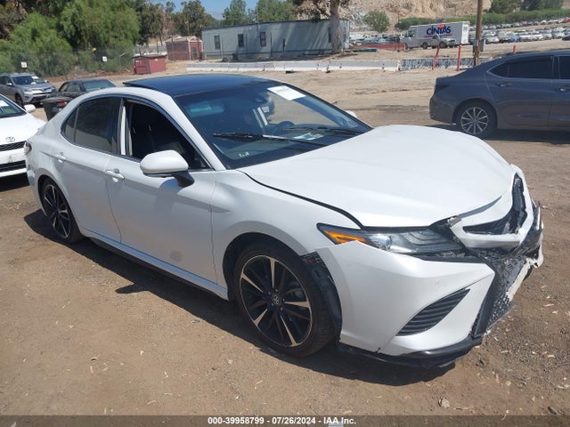 Toyota CAMRY XSE 2019 4T1B61HK2KU721785 головне зображення