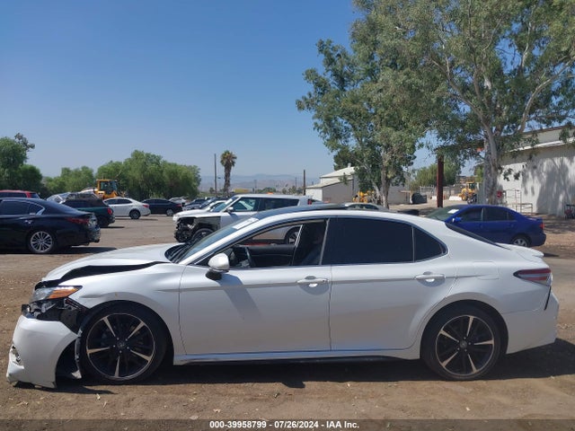 Toyota CAMRY XSE 2019 4T1B61HK2KU721785 Image 14