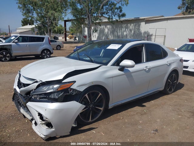 Toyota CAMRY XSE 2019 4T1B61HK2KU721785 Image 2