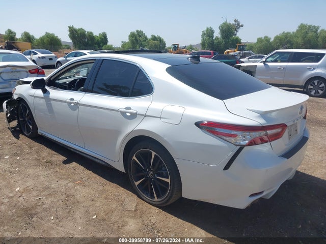 Toyota CAMRY XSE 2019 4T1B61HK2KU721785 Image 3