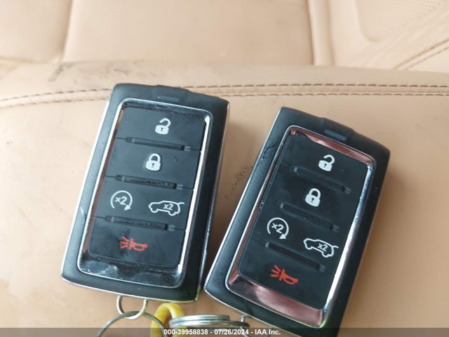 1C4RJGEG8P8792574 Jeep Grand Cherokee Summit 4x2