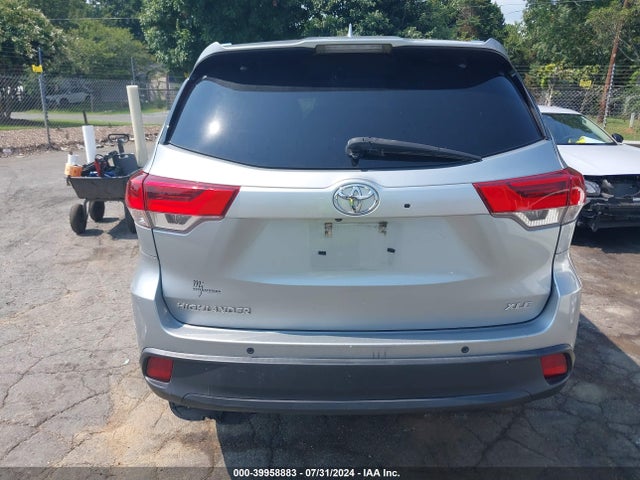 Toyota Highlander Xle 2018 5TDKZRFH1JS544800 Image 16