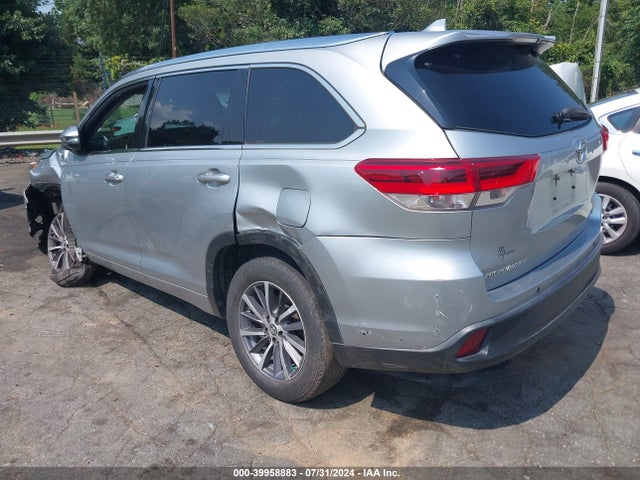 Toyota Highlander Xle 2018 5TDKZRFH1JS544800 Image 3