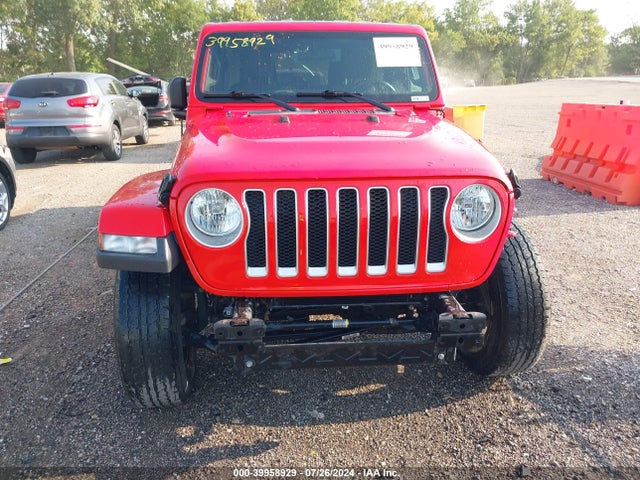 1C4HJXEG6JW155276 Jeep Wrangler Unlimited Sahara 4x4