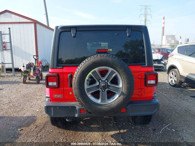 1C4HJXEG6JW155276 Jeep Wrangler Unlimited Sahara 4x4
