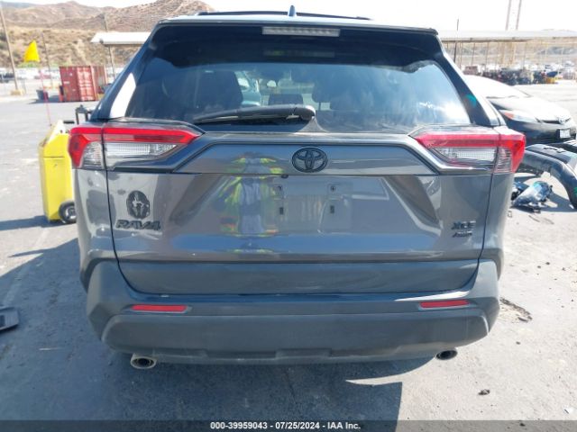 2T3A1RFVXRC412123 Toyota Rav4 Xle Premium