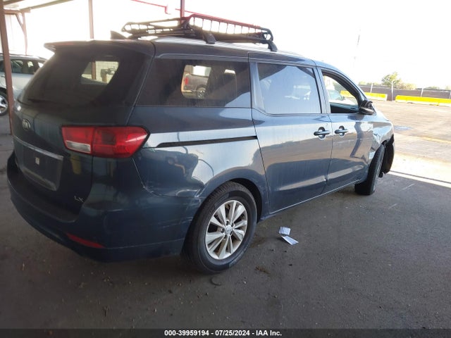 KIA SEDONA LX 2016 KNDMB5C16G6179469 Image 4