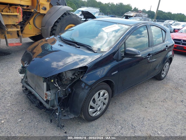 Toyota Prius C Four/one/three/two 2015 JTDKDTB37F1100119 Image 2