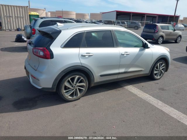 KNDCE3LC0H5056198 KIA Niro Touring
