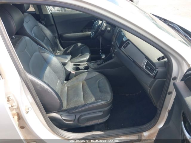 KNDCE3LC0H5056198 KIA Niro Touring