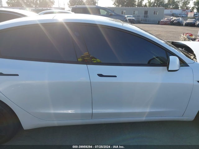 Tesla Model 3 Long Range Dual Motor All-wheel Drive 2022 5YJ3E1EB7NF210831 Image 14