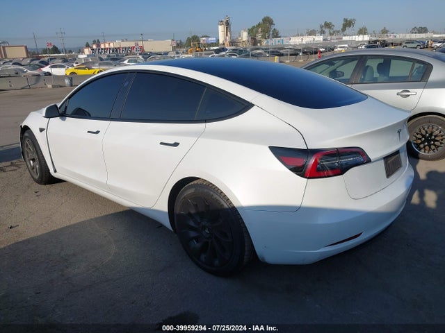 Tesla Model 3 Long Range Dual Motor All-wheel Drive 2022 5YJ3E1EB7NF210831 Image 3