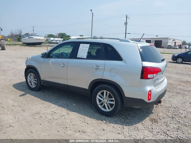 KIA Sorento Lx V6 2015 5XYKTDA71FG602198 Image 3