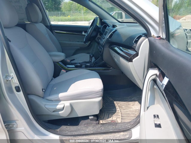 KIA Sorento Lx V6 2015 5XYKTDA71FG602198 Image 5