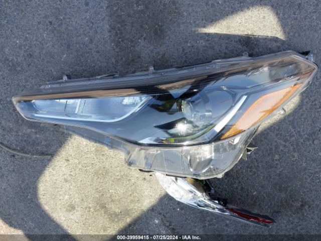 7MUAAAAG8NV002995 Toyota Corolla Cross L