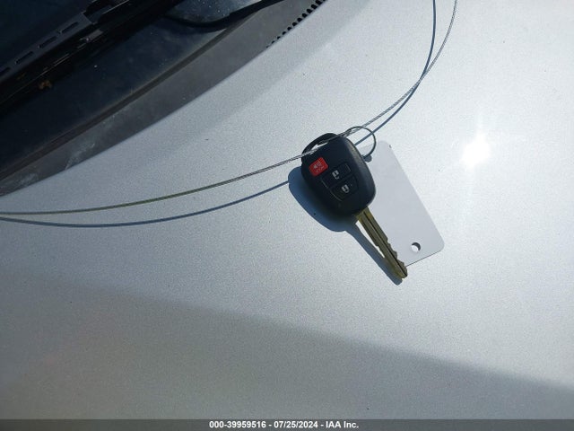 Toyota RAV4 LE 2014 JTMZFREV4ED038913 Image 11