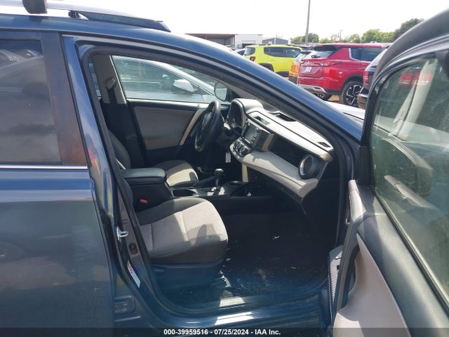 Toyota RAV4 LE 2014 JTMZFREV4ED038913 Image 5