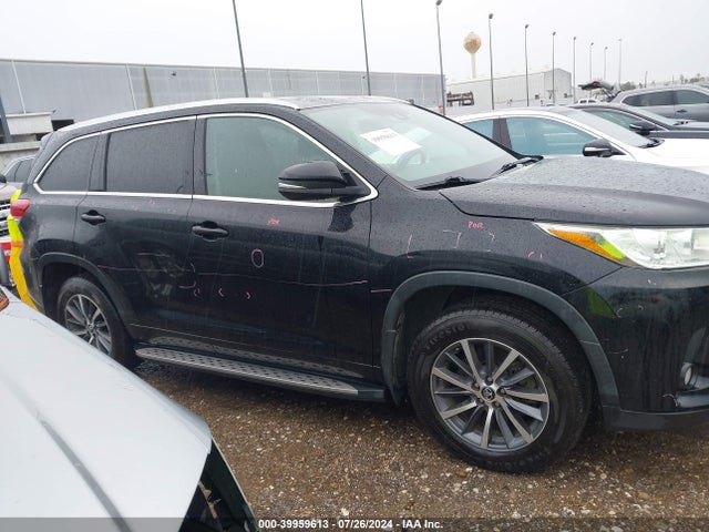 Toyota Highlander Xle 2017 5TDKZRFH7HS208188 Image 13