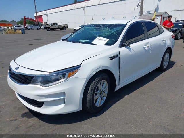 KIA Optima Lx 2016 KNAGT4L30G5107014 Image 2