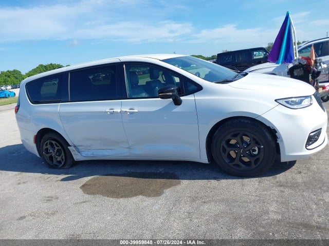Chrysler Pacifica Hybrid Select 2024 2C4RC1S79RR124074 Image 13