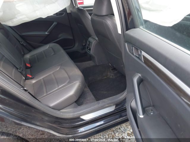 1VWGT7A33HC065035 Volkswagen Passat 1.8t Se