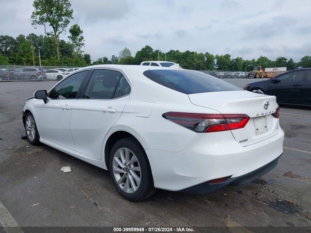 Toyota CAMRY LE 2022 4T1C11AK1NU698646 Image 3