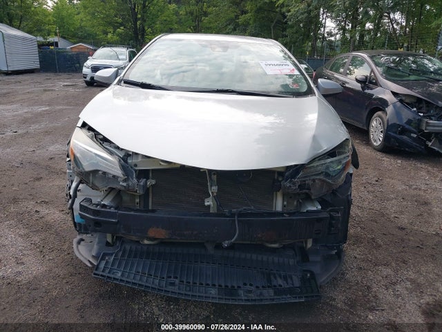 Toyota COROLLA LE 2018 5YFBURHE5JP823984 Image 12