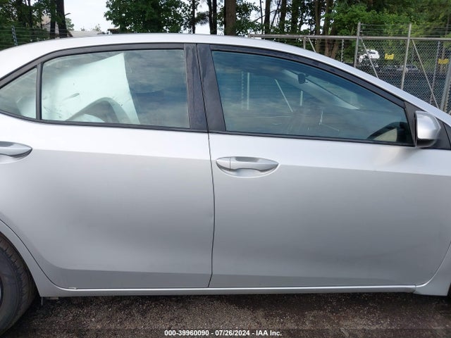 Toyota COROLLA LE 2018 5YFBURHE5JP823984 Image 13