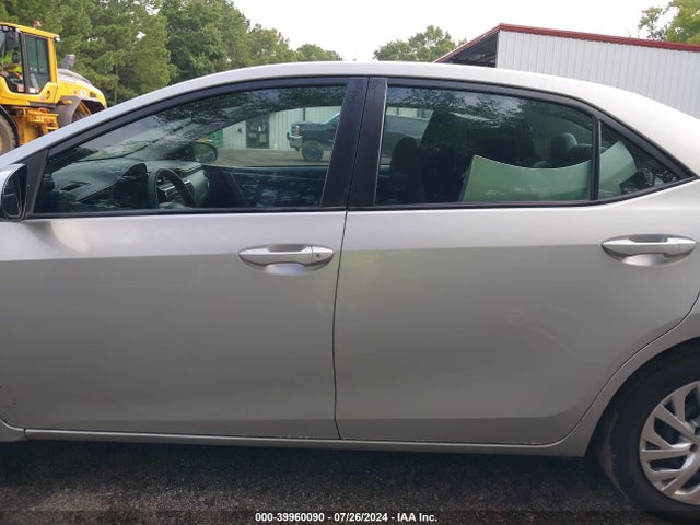 Toyota COROLLA LE 2018 5YFBURHE5JP823984 Image 14