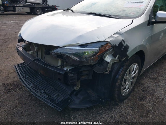 Toyota COROLLA LE 2018 5YFBURHE5JP823984 Image 6