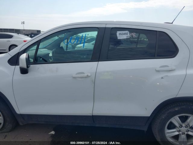 KL7CJKSM6NB525062 Chevrolet Trax Fwd Ls