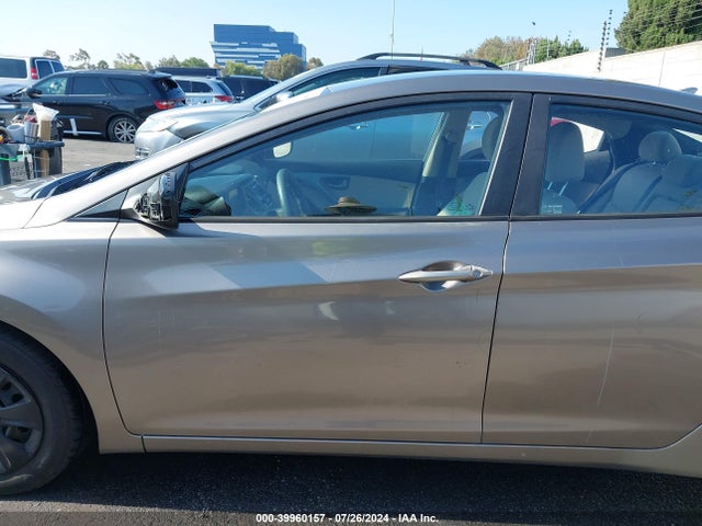Hyundai ELANTRA SE 2016 5NPDH4AE9GH701659 Image 13