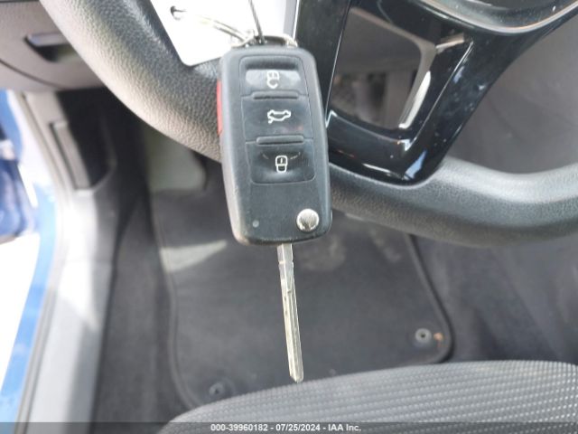 1VWAT7A31HC003364 Volkswagen Passat 1.8t S