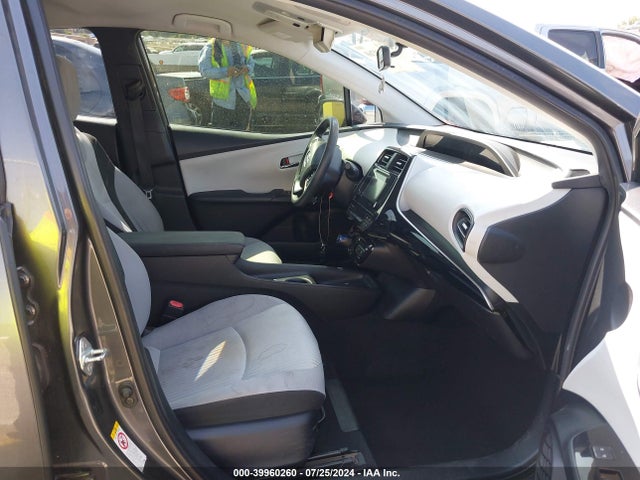 Toyota Prius Two 2016 JTDKBRFU9G3015204 Image 5