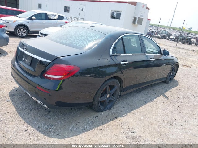 WDDZF4KB0HA025245 Mercedes-Benz E 300 4matic