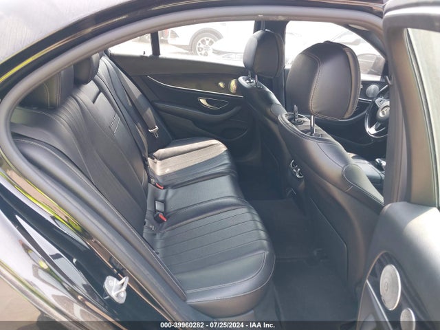 WDDZF4KB0HA025245 Mercedes-Benz E 300 4matic