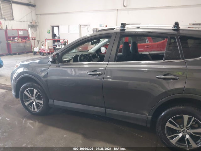 Toyota Rav4 Xle 2018 2T3WFREV9JW507977 Image 15