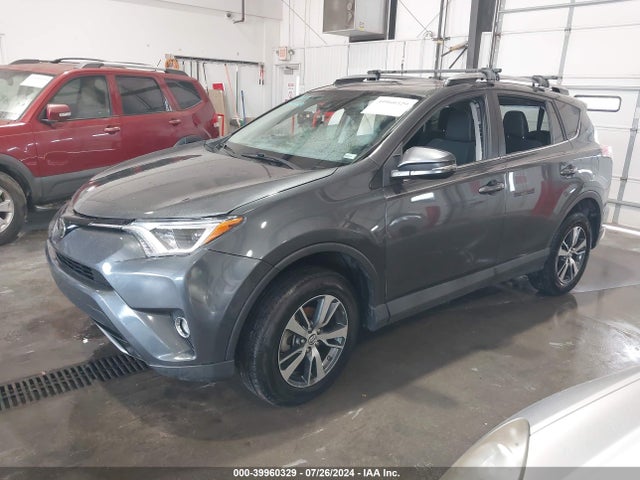 Toyota Rav4 Xle 2018 2T3WFREV9JW507977 Image 2
