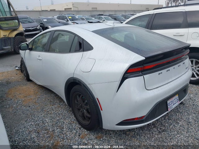 Toyota Prius Le 2023 JTDACAAU5P3002449 Image 3