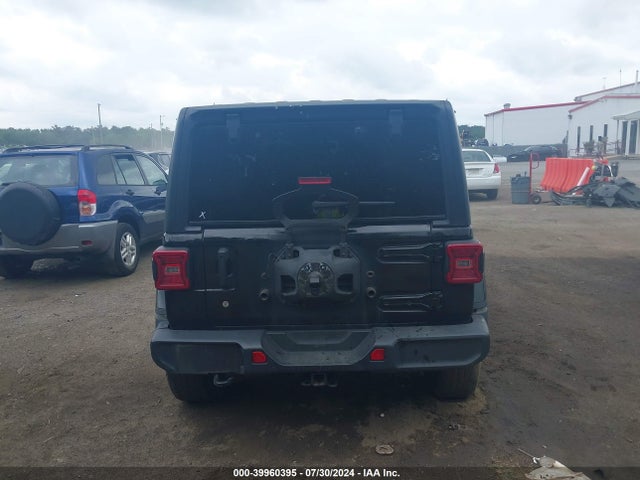 1C4HJXEG1JW132519 Jeep Wrangler Unlimited Sahara 4x4