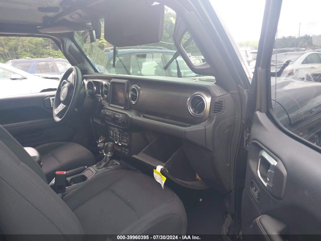 1C4HJXEG1JW132519 Jeep Wrangler Unlimited Sahara 4x4